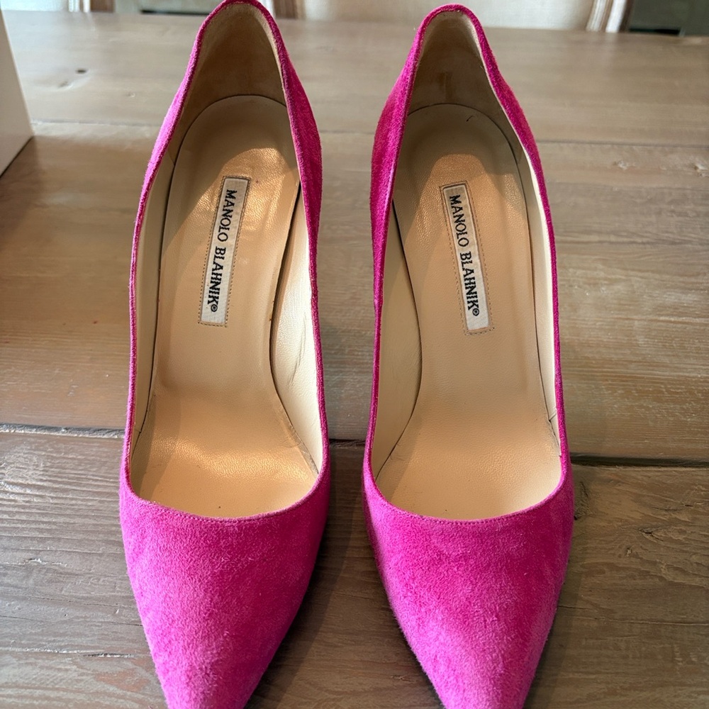 Manolo Blahnik Fuchsia Suede Heels
